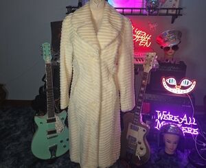 Suzanne Somers Cream Teddy Jacket